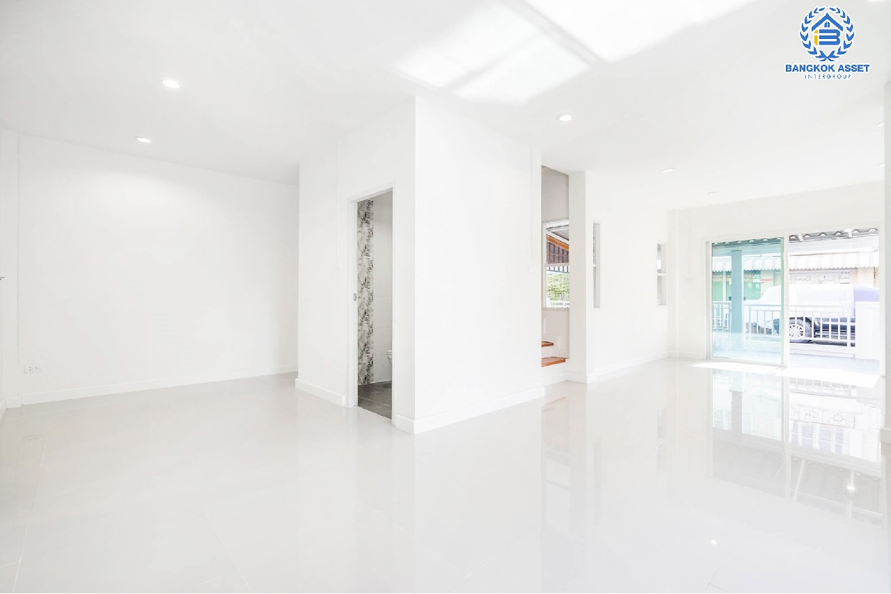 บ้านมือสองตกแต่งใหม่ ม.เปี่ยมสุข2 บางใหญ่-กาญจนาฯ (ซ.วัดพระนอน) หลังมุม หน้ากว้าง ดีไซน์ทันสมัย เนื้อที่ 21.7 ตร.ว. ฟังก์ชัน 3 ห้องนอน 2 ห้องน้ำ บนทำเลศักยภาพ เดินทางสะดวก เข้า-ออกได้หลายเส้นทาง ใกล้เซ็นทรัลเวสต์เกต และรถไฟฟ้า "สถานีตลาดบางใหญ่"...